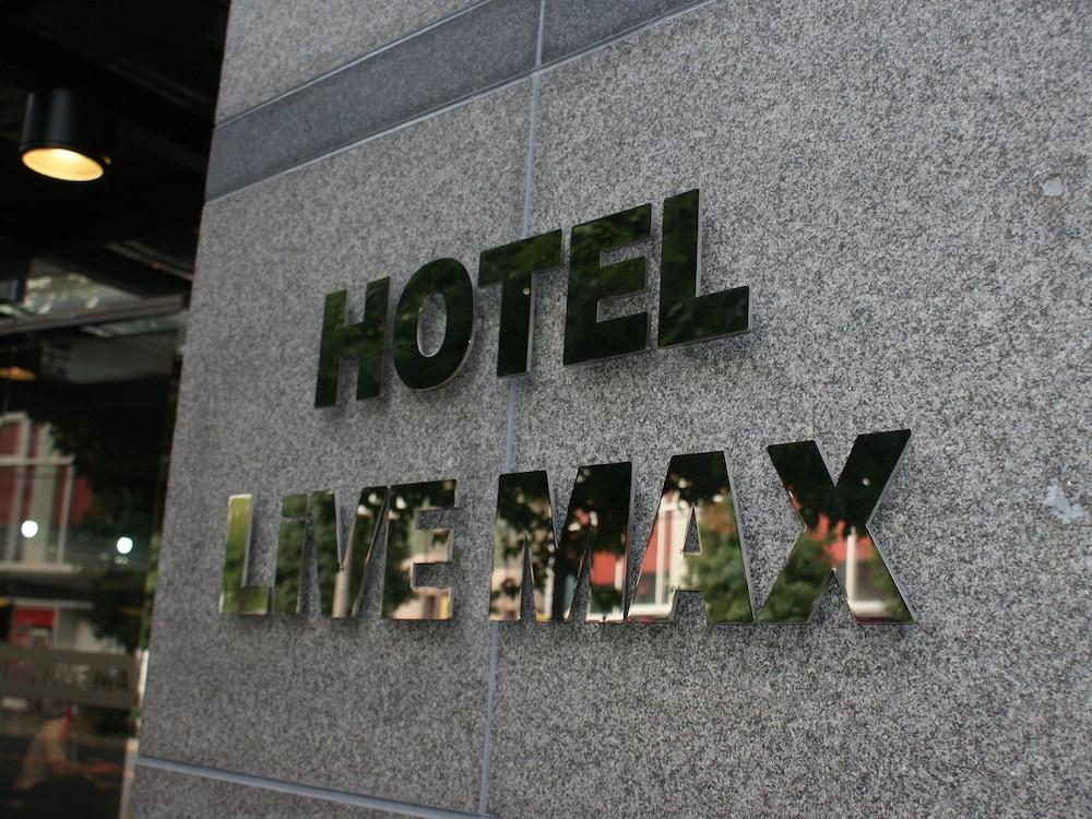 Hotel Livemax Budget Esaka Suita Ngoại thất bức ảnh